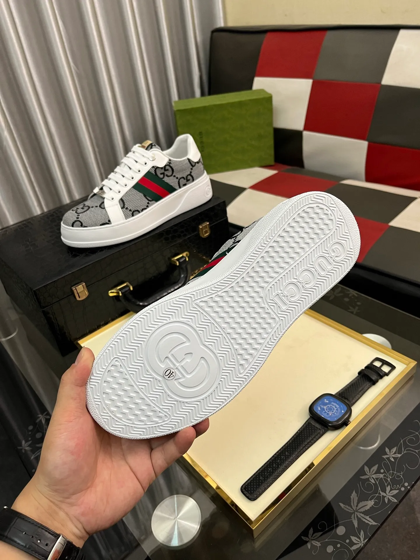 Men's Men's Shoes 💰420⌚️⌚️《Gucci*》The latest hot style casual shoes, top brand [seduce] luxury~purchase, top~quality. [Strong] The upper is made of imported breathable cowhide with material ➕ breathable sheepskin feet (•) and fine workmanship. The original stylish and stylish soft rubber wear-resistant outsole is light and comfortable on the foot. The real thing looks better when photographed in real life. 305: code: 38-44, 3️⃣ colors available